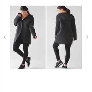 Charcoal Lululemon city bound wrap